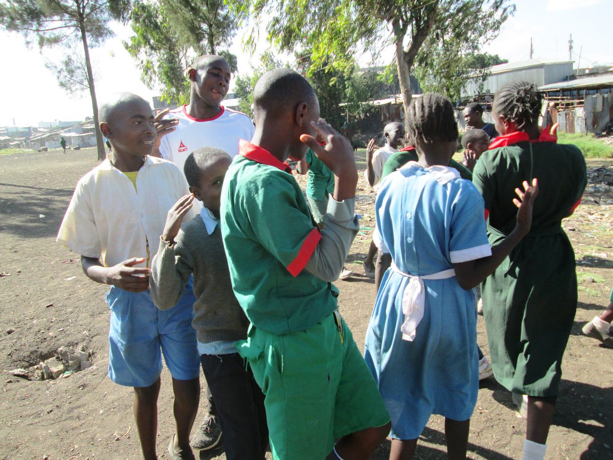 GreenKenya2's tweet photo. We have focused on #IWD2019 and how men can support women. Mr. Solomon, is one of the teachers who has been taking part in #CommunityImpactProgram in Mukuru.
During international Women's Day, he took the lead to demonstrate how men can be of help to their families. https://t.co/QuoB4i5C6c