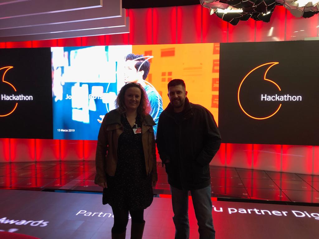 Agentisociphone's tweet photo. ¡Estamos de enhorabuena! 🎉🎉 Nuestros compañeros Ana y Miguel, ganaron ayer el Premio Experiencia Tecnológica a los mejores RDT’s de Microempresas. ¡Y nosotros no podemos estar más de acuerdo y más orgullosos! 😍 #EquipoAgentis https://t.co/r4EQhtpBVT