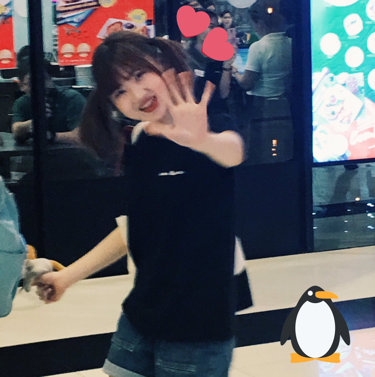 1stoct___'s tweet photo. คุณไข่ต้องเป็นเพนกิ้นที่แข็งแรงนะ!🐧💪🏼 สู้ๆหนูเป็นกำลังใจให้คุณไข่เสมอนะ💗 คุณไข่เป็นคนตัวเล็กน่าทะนุถนอมมากๆ ใจดีด้วย คุณไข่ไม่เคยทำตัวให้เรารู้สึกอคติเลยนะ หวังว่าคุณไข่จะผ่านเรื่องนี้ไปได้นะ อดทนหน่อยนะ ฮึบ!!✌🏼 #KaimookBNK48 #bnk48 #stopcyberbullying https://t.co/efI8e9GkK7