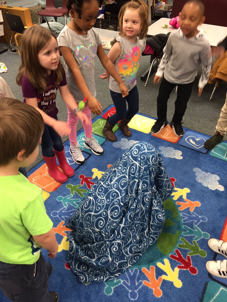 vldavis2017's tweet photo. We love to greet each other by playing bug in a rug! #ccesdukes #iamcucps https://t.co/xykbyNOzQQ