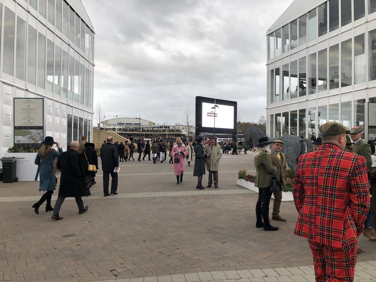 richiemusician's tweet photo. Looking forward to playing at @CheltenhamRaces again today for @Jewson - have a great day if you are attending! #livemusic #Cheltenham2019 #stpatricksthursday https://t.co/bdBBf1QsoB