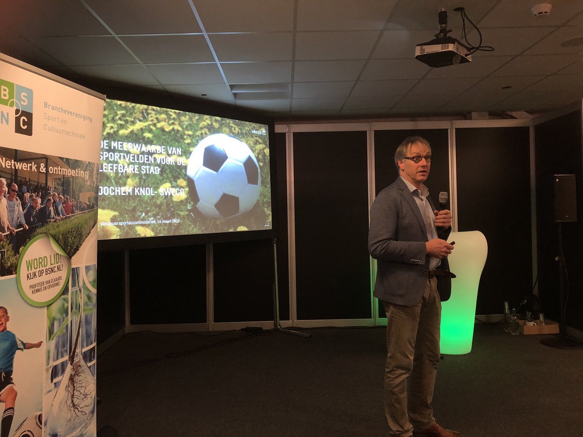 Onze deelnemer <a href="/sweco/">sweco</a>, Jochem Knol, adviseur sportvoorzieningwn, vertelt over de kansen van natuurgas.  Kunstgras is dure oplossing. <a href="/BSNC_sport/">BSNC</a> <a href="/VB_Sportacc/">Vakbeurs Sportaccommodaties</a>