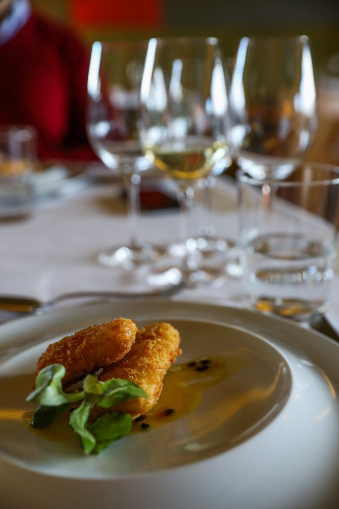 JorgeCarmo9's tweet photo. #Amarante #Portugal #foodie #guide 🇵🇹🍴📸 Amarante: O que há de novo na cidade à beira do Tâmega. No rasto de Amadeo de Souza-Cardoso, descobrimos uma cidade feita de #confeitarias de #doces conventuais, #restaurantes que servem os sabores da região... https://t.co/yf0qS0MhmV https://t.co/Crfk39iiar