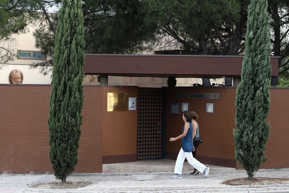 TheHillTalk's tweet photo. Spanish authorities accuse CIA of breaking into North Korean embassy, holding 8 hostage - https://t.co/ZAHJqgBwYT https://t.co/Dm3cWLf29b