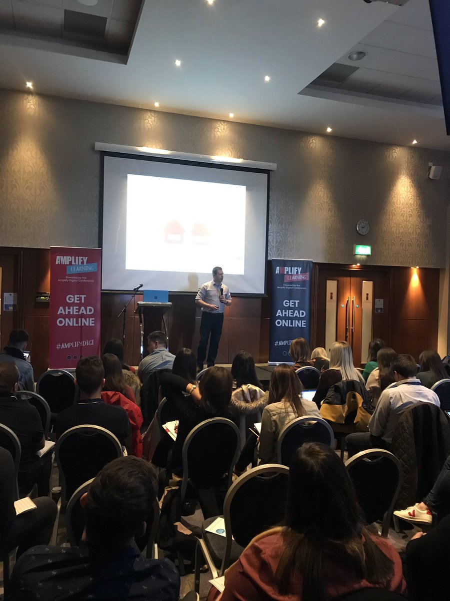 AmplifyDigiConf's tweet photo. John Ring of @Tinderpoint telling us how to improve our SEO #amplifydigi https://t.co/DiVL5WgfcE