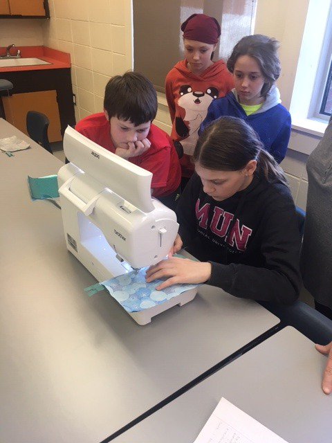 sms_middle's tweet photo. SMS Students engaged in learning new skills, @brilliant_labs #MakerEdNL https://t.co/qljRzU8iFp