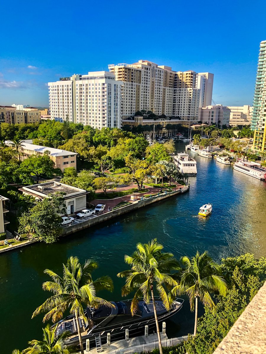MarinaRiverside's tweet photo. It's always sunny at @mriverside ☀️ 🌊 
*
*
*
#riversidehotel #fortlauderdale #hotel #dock #hotels #instalhotels #instahotel #travel #vacation #love #restaurants #lasolas #staywithus #marina #riversidemarina https://t.co/x2SwFoLH3F