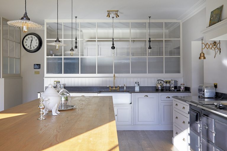 Oaktreecm's tweet photo. Bespoke kitchen finished in @FarrowandBall paint. Free standing island unit with solid oak worktop. https://t.co/2kzJDB4LiI #kitchens #bespokefurniture #cabintry #islandunit https://t.co/topkNNpfbi