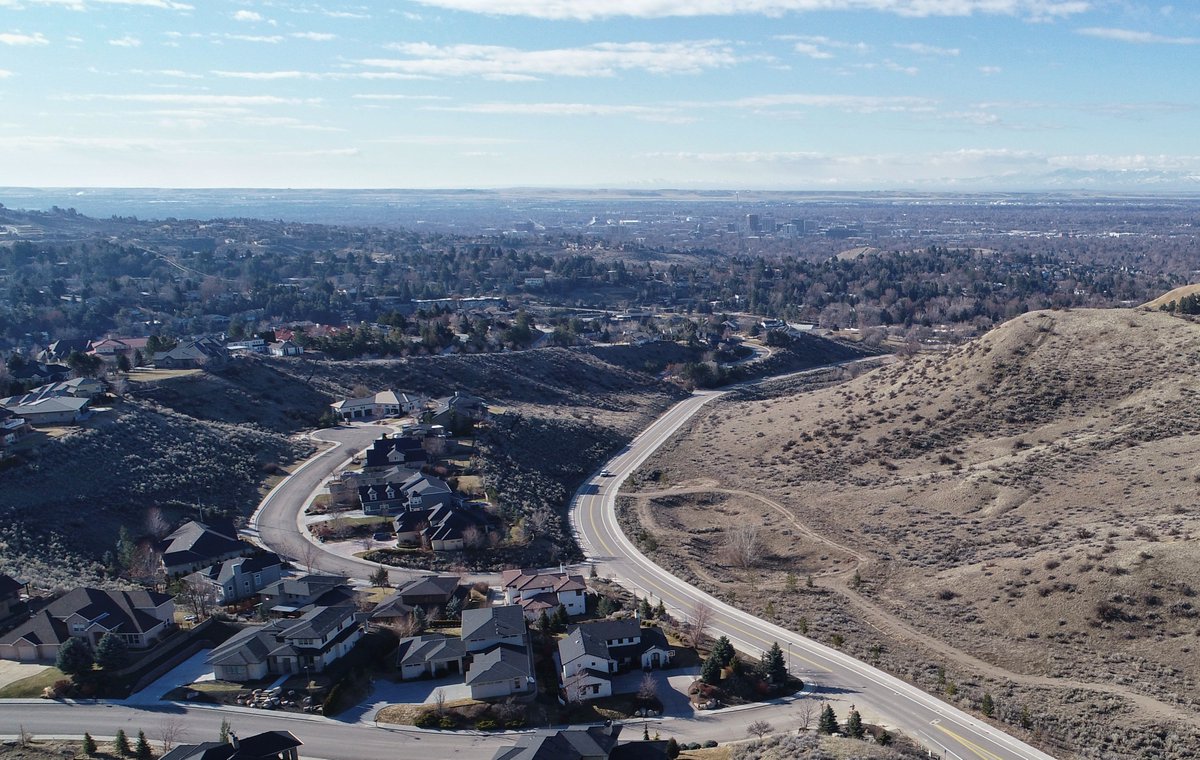 208_Surveys's tweet photo. Is it a bird, or a plane?  No, it's a UAV aerial image taken of a surveying site in Boise!
#landsurvey
#accuratesurvey

https://t.co/oNfzMXD2UF https://t.co/IMv7FjZDK1