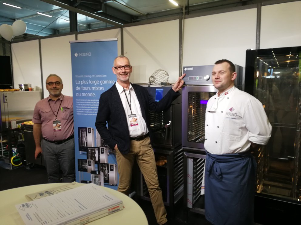 HounoUniverse's tweet image. Thanks to #Panicenter for hosting us at the Salon Rest´Hotel de #Tours and to all the visitors who showed their interest in our #VisualCooking and #CombiSlim Touch #ovens. We are looking forward to see you next year! 📍🇫🇷😉
#hounoontour #hounofrance #salonresthoteldetours