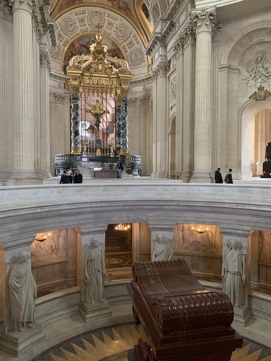 DAMS_France16's tweet photo. Napoleon’s tomb https://t.co/oDXEbxtpAA
