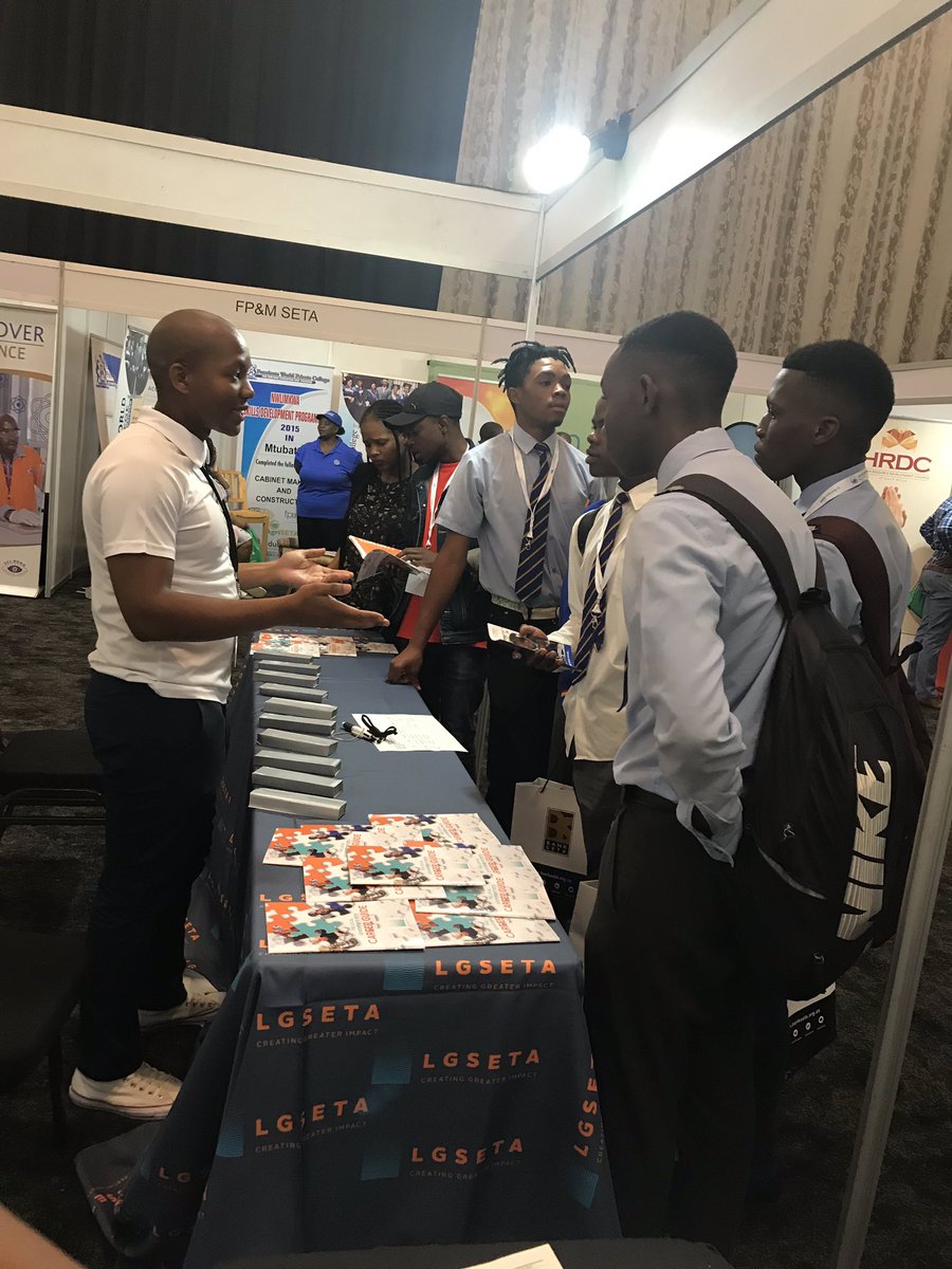 LGSETA_official's tweet photo. LGSETA officials giving learners who attended the @SkillsAuthority #skillsconference career guidance #futureaders #NSASkillsConference https://t.co/8tHZhkntSb