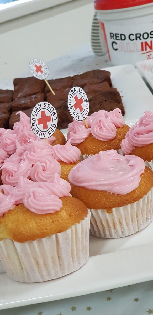lajnaau's tweet photo. #LajnaAdelaideSouth, the women's auxiliary of #Adelaide South, held a cake stall today to raise funds for @RedCrossAU #RedCrossCalling

#MuslimsForHumanity
#MuslimsForPeace 
#Thursdaymotivation https://t.co/hDZsLbF5yL