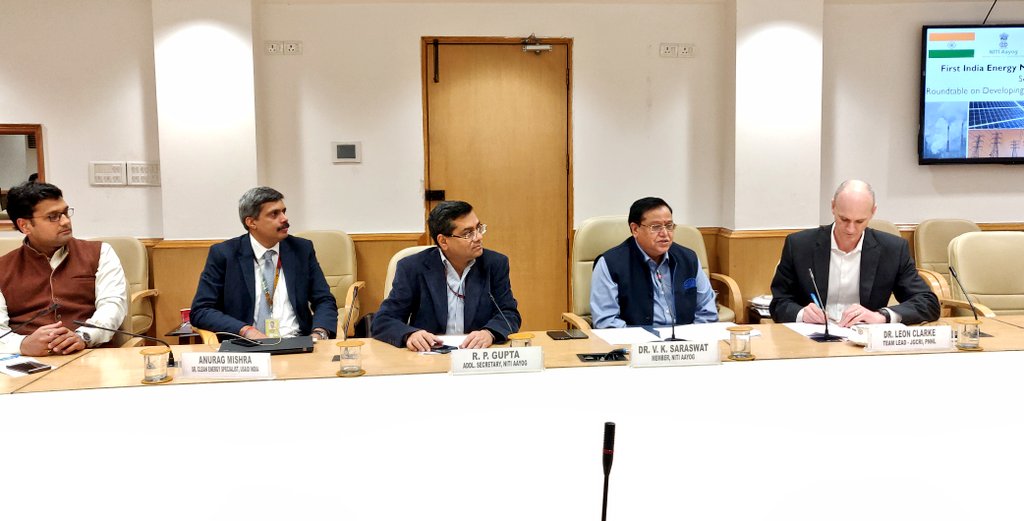 NITIAayog's tweet photo. #NITIAayog Member Dr VK Saraswat chairs roundtable session on developing the India Energy Modelling Forum (#IEMF) as part of the two-day inaugural Workshop organised by NITI &amp; @usaid_india to explore setting up of an #India-centric energy modelling platform. https://t.co/V7OQOvLdUt