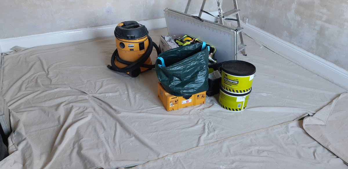 I'm working in a bedroom today. I've only got the walls to line. I've got my <a href="/GripperCloth/">GripperCloth</a> sheets down today. I've used my <a href="/MirkaUK/">Mirka UK Ltd</a> #deros on the walls, sized, now to line the walls using a Profix cs pasting machine from <a href="/topdecbrush/">Topdec Decorating Supplies</a>