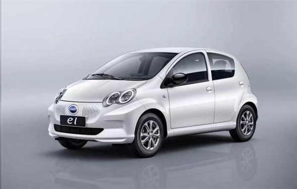 Gasgoo_com's tweet photo. @BYDCompany plans to build the "e" product matrix consisting of 8 EV models—the #BYD #S2, #S3, #S5, #e1, #e2, #e3, #e5 and #e6. Recently, we got the news that the presale of the #BYDe1 and S2 will start on April 1. #BYDnewmodel #gasgoo https://t.co/RBNFgtBj3e https://t.co/xU90tc9fP2