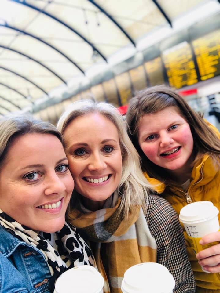 jo_jojoan21's tweet photo. #Bluepeter here we come! 😁 https://t.co/6quvikgr8G