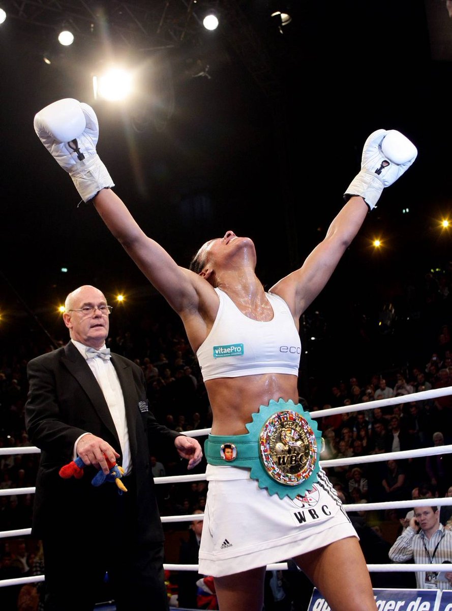 Cecilia Brækhus tweet media