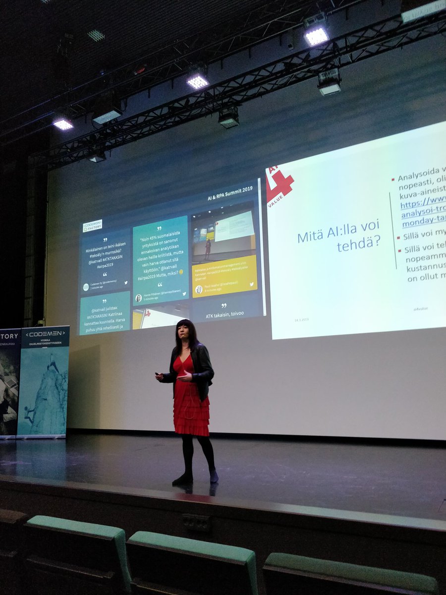 isoahopauli's tweet image. Harvoin kuulee niin jalat maassa puhetta tekoälystä, sananmukaisesti. Supperhienoa @katrvall #tekoäly #tekoälyaika #airpa2019 #tekoälykuuluukaikille