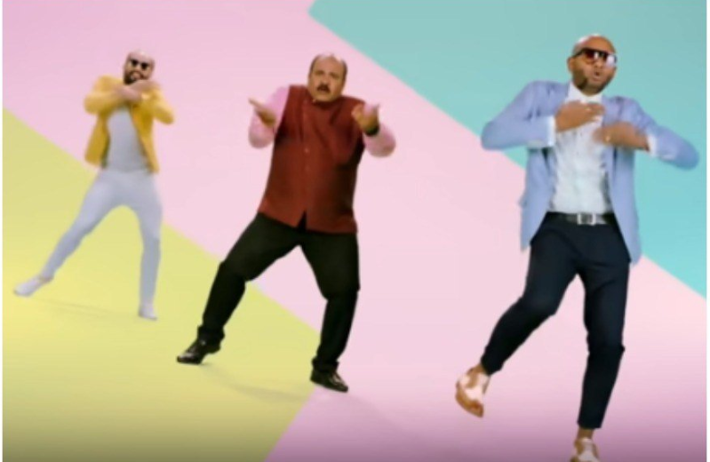 IndiaAheadNews's tweet photo. #DancingUncle aka Sanjeev Shrivastava is back in a new music video '#ChachaNaach'
Click here to watch the video. Download our app today. https://t.co/MJor508Nuy https://t.co/HJIfgZgNK1