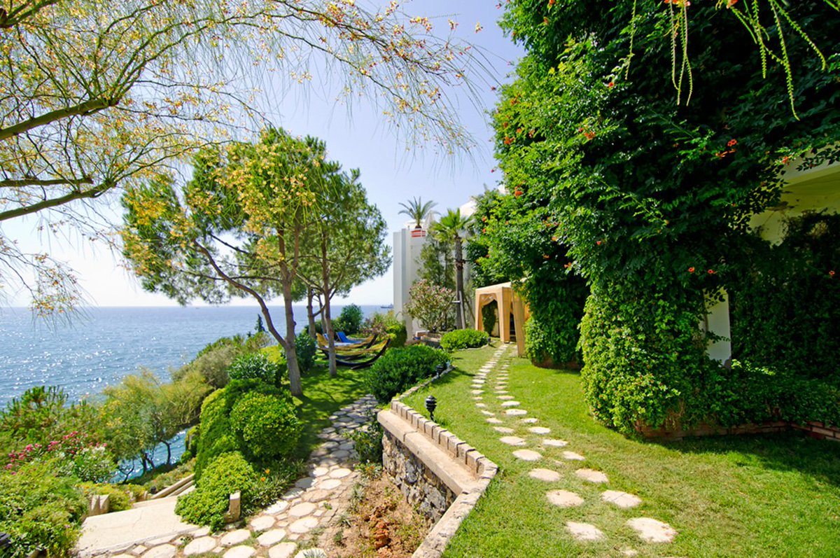 For a holiday in green ✨💚

📞 +90 850 340 01 02
🌍 korumar.com.tr

#korumarhotel #deluxehotel #holiday #kusadası #turkey #korumar #vacation #fun #happy #family #enjoy #korumardeluxe