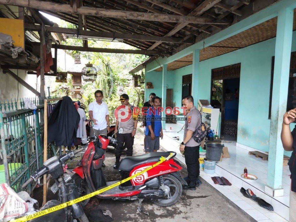 Rumah Pecalang Diduga Dilempar Bom Molotov - denpostnews.com/2019/03/14/rum…