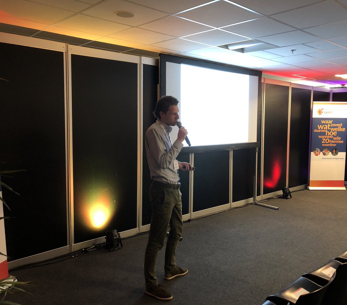 Kenniscentrum Sport & Bewegen (@kcsportnl) on Twitter photo “Een groene club is niet alleen goed voor de planeet, maar ook voor de clubkas”
Om 12:30 wordt de volgende sessie 'Betaalbaarheid en financiering van sportaccommodatie' verzorgd door <a href="/k_vandermaat/">Karin van der Maat</a> & Dick Zeegers van <a href="/WaarborgSport/">Waarborgfonds Sport</a> #VSA2019 “Een groene club is niet alleen goed voor de planeet, maar ook voor de clubkas”
Om 12:30 wordt de volgende sessie 'Betaalbaarheid en financiering van sportaccommodatie' verzorgd door <a href="/k_vandermaat/">Karin van der Maat</a> & Dick Zeegers van <a href="/WaarborgSport/">Waarborgfonds Sport</a> #VSA2019