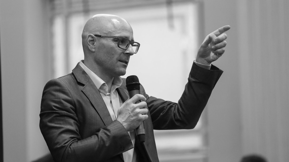 IWFM_London's tweet photo. And of course our host for the #IWFMLondonconf19 @ianellison co-founder of @_3edges https://t.co/1x1bgnvuoW