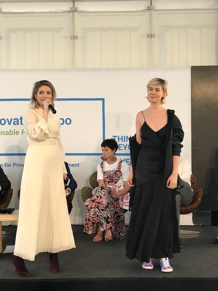 PEFCSpain's tweet photo. Hoy en @UNEnvironment estamos hablando de moda #sostenible con preciosos diseños de múltiples diseñadores como @CamilleJaillant y @Mariadelafuentefashion #lenzing #tenzel #UNA4 #solvedifferent #forestsforfashion #PEFC https://t.co/r89ZoxS0Eq