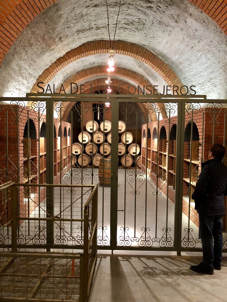 RiberWine's tweet photo. 🍇Una vez más disfrutando del Enoturismo por la Milla de Oro de la Ribera del Duero!!!!

🍷Rincones escondidos con encanto.

👉🏽Ven a conocerlos con Riberwine Travel

https://t.co/HU5BVWYf69

#riberadelduero #riberwinetravel 
#enoturismo #valladolid https://t.co/asgjAM5FLv