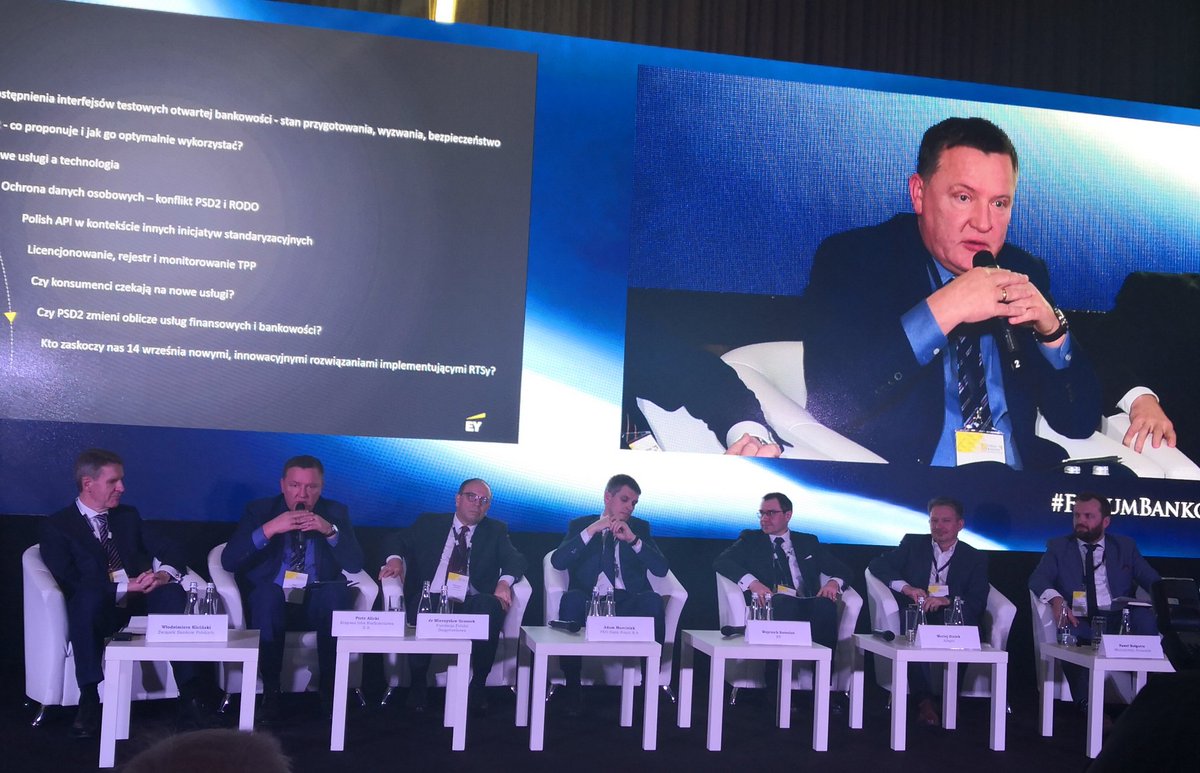 KIR__pl's tweet photo. Panel III #ForumBankowe #PiotrAlicki zwraca uwagę, że otwarcie rynku usług bankowych  oznacza w Polsce coś innego niż na rynkach #EU. Klienci naszych banków mieli już wcześniej możliwość korzystania z nowoczesnych usług np. #paybylink @aleBankPL #API #openbanking #PolishAPI #PSD2 https://t.co/5HOx9wFsHj