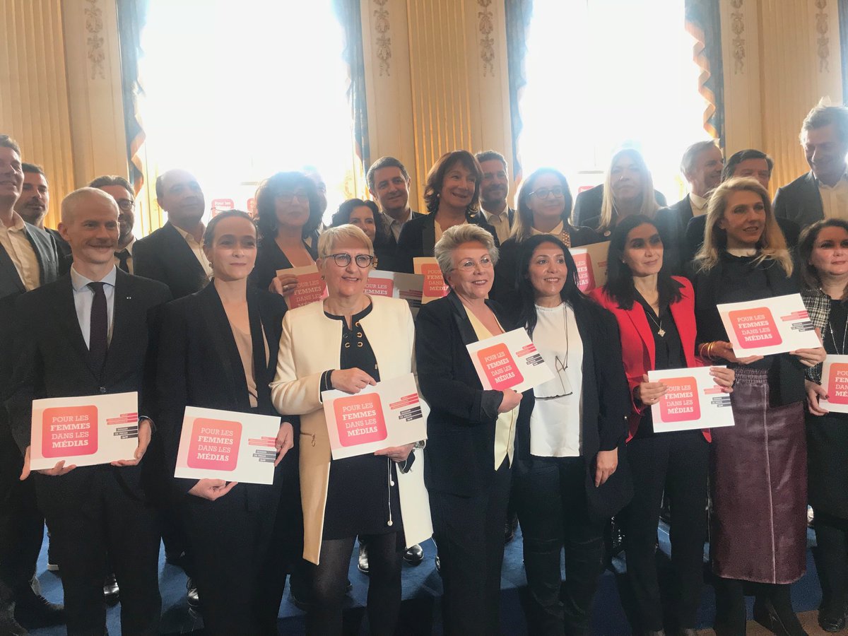 NadiaBeyInfo's tweet photo. #PDFM une charte de bonne conduite pour lutter contre le harcèlement sexuel et agissements sexistes signée au ministère de la Culture par 17 médias .aux côtés de F Laborde et Bouchera Azzouz ,Mercedes Erra G Havas ,Delphine Ernotte France télévision https://t.co/wnybMMo8Zy