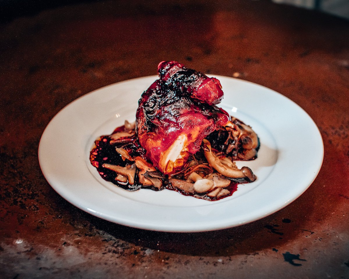 VOCLondon's tweet photo. Our Thursday Lunch Special, delicious Unami chicken! We will be taking you through each dish each day to show your our favourite menu items. One course and a soft drink for £8 per person (or £10 for wine or beer). 

#Londonbar #LondonBars #Kingscrossstation #islington #Kingscross https://t.co/ckzKWe2fwu
