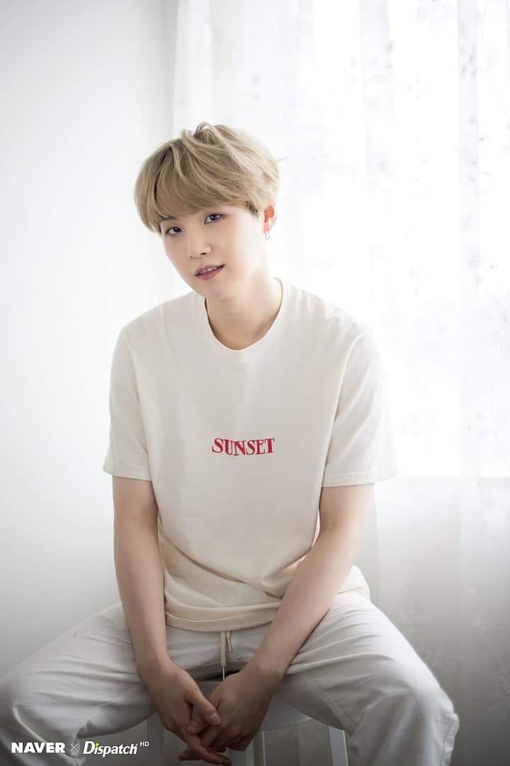 soleiilluna's tweet photo. Q: Ai là chàng trai vừa ngầu vừa đáng yêu nào?
🐿: MIN YOONGI !!!
Happy white day ❤
@BTS_twt #SUGA #Dispatchsuga https://t.co/bLJMqifdZH