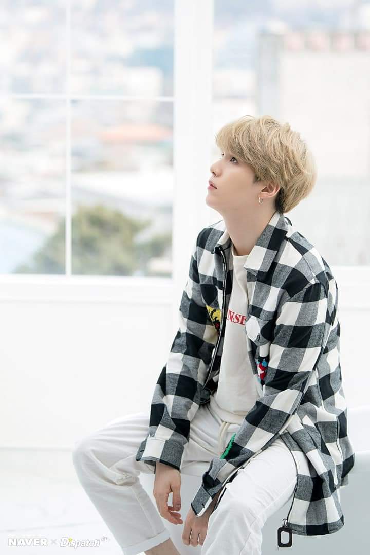 soleiilluna's tweet photo. Q: Ai là chàng trai vừa ngầu vừa đáng yêu nào?
🐿: MIN YOONGI !!!
Happy white day ❤
@BTS_twt #SUGA #Dispatchsuga https://t.co/bLJMqifdZH