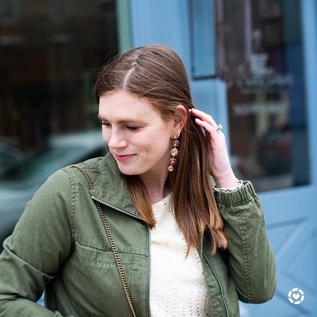 styledinblue's tweet image. With the weather warming up ☀️ this will be my Spring uniform..My whole outfit is on sale as well 👏🏻 My jacket is under $30 ✨ liketk.it/2AsWj #liketkit @liketoknow.it #springvibes #utilityjacket # #LTKunder50 #LTKstyletip #LTKsalealert ift.tt/2TS7clE