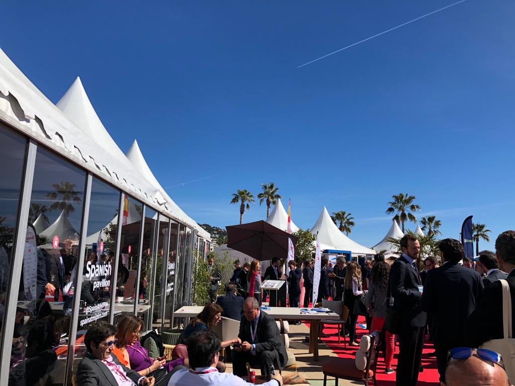 Gesvalt's tweet photo. It’s time to enjoy the Spanish Conference Cocktail! 🍹
Join us at the Spanish Pavilion R9.K
#MIPIM2019 #SpainAtMIPIM #SpanishConferenceMIPIM https://t.co/C8ObwOnGSR