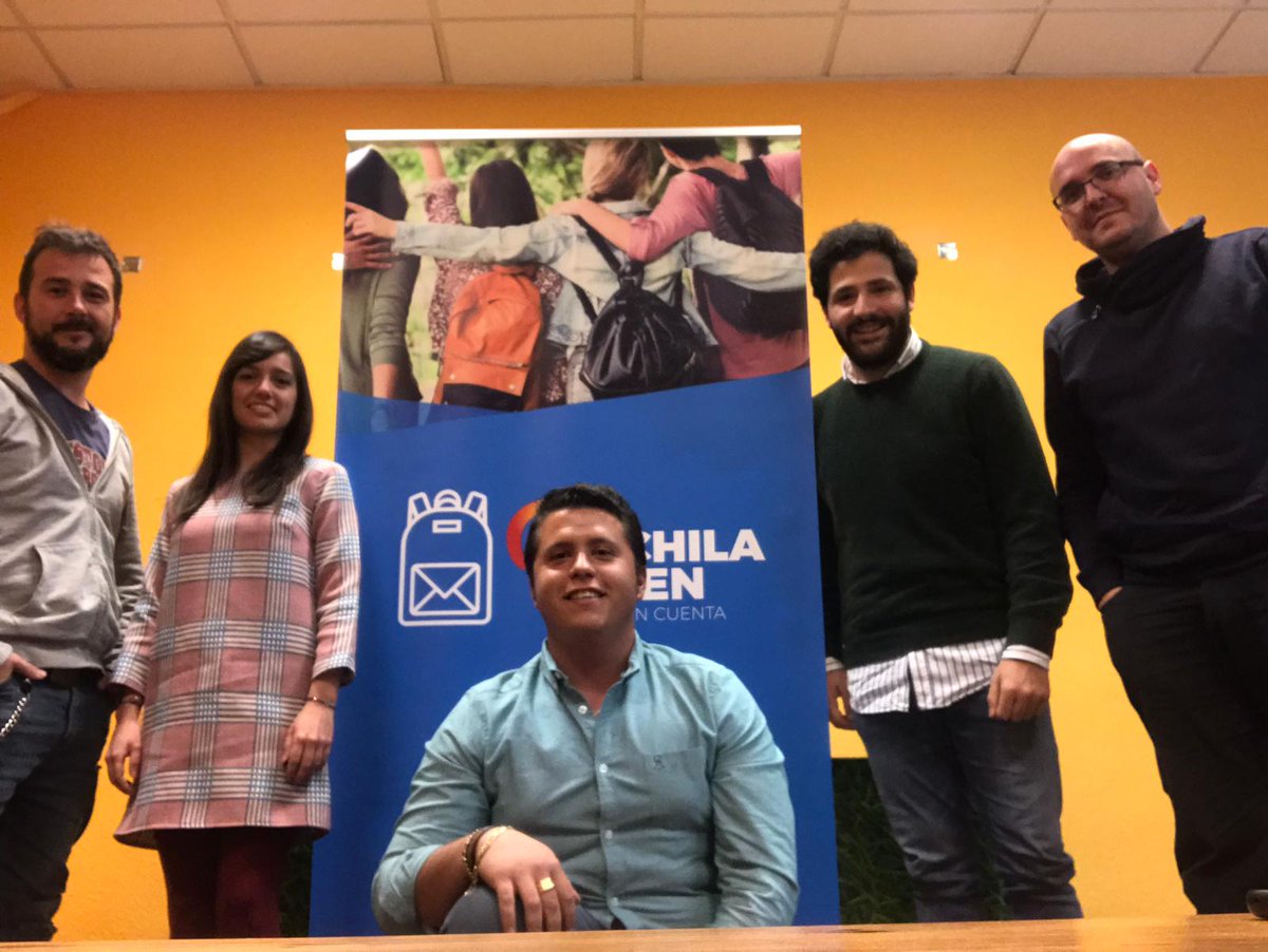diegop_f's tweet photo. En el día de ayer, desde Nueves Generaciones de Lorca. Presentamos la campaña de la mochila joven 🎒, esta campaña consiste en escuchar las propuestas de todos los jóvenes lorquinos para mejorar la Juventud, cultura, ocio y deportes.
#nngglorca #mochilajoven 🎒#lajuventudalpoder https://t.co/mEcQVRjlWO