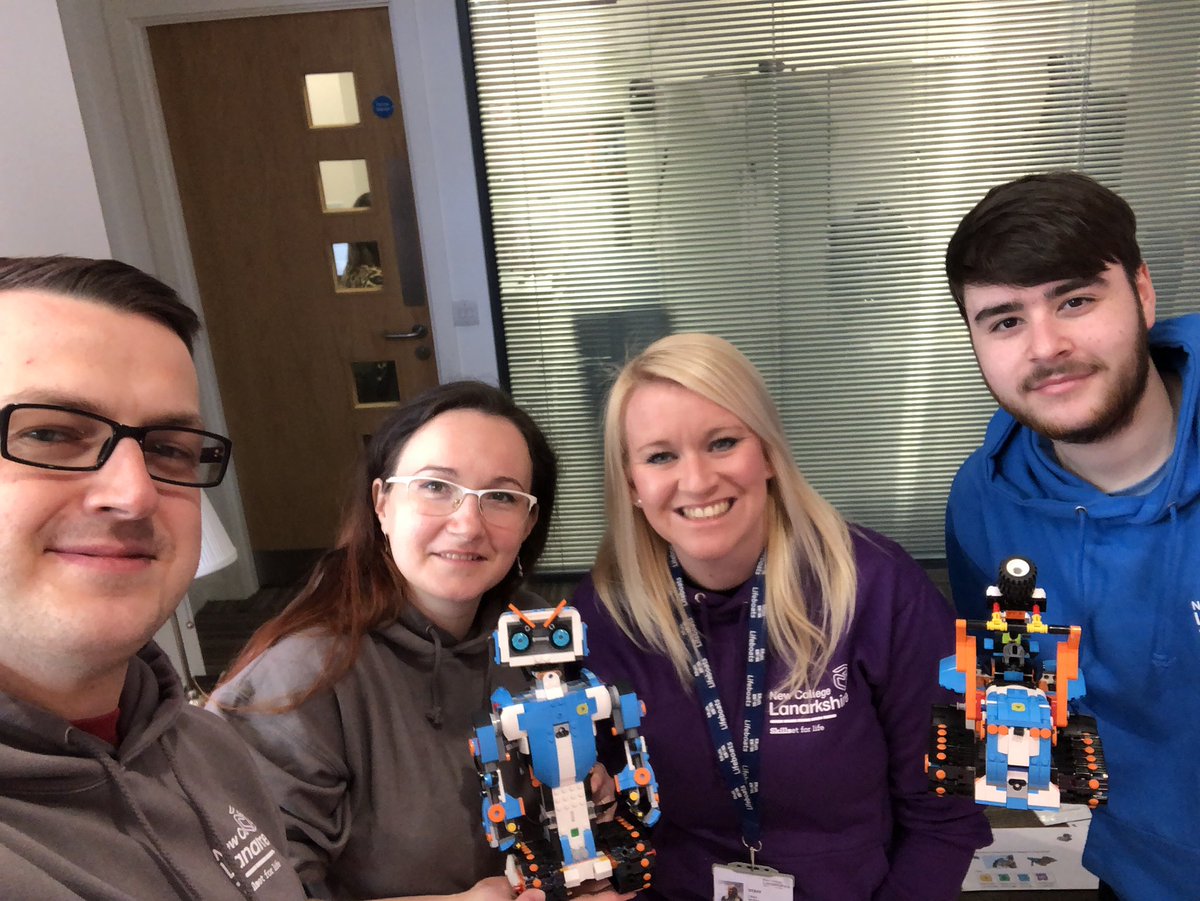 Had an awesome morning with some of my amazing students @NCLanarkshire in #Coatbridge! We were letting the #littlelearners try some #programming with our @LEGO_Group Verine and MTR 😁 #STEM #ToddleintoSTEM #StepIntoSTEM #STEMLanarkshire #proud #lecturer #education @EducationScot