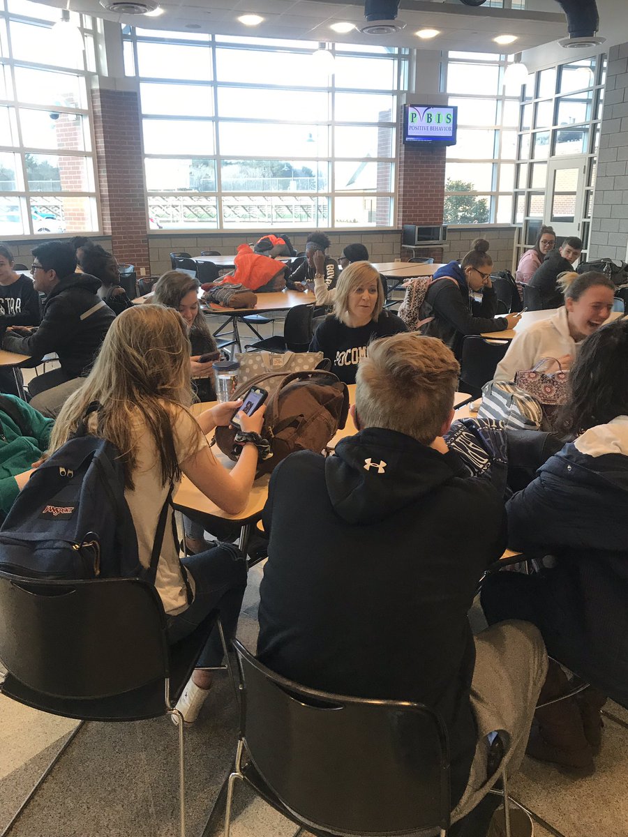 McGinnis815's tweet image. She is making new friends! @huffy3420 @jenifer_rayne @MBrowne_98 @MrRecord21 #SASProjectPocomoke