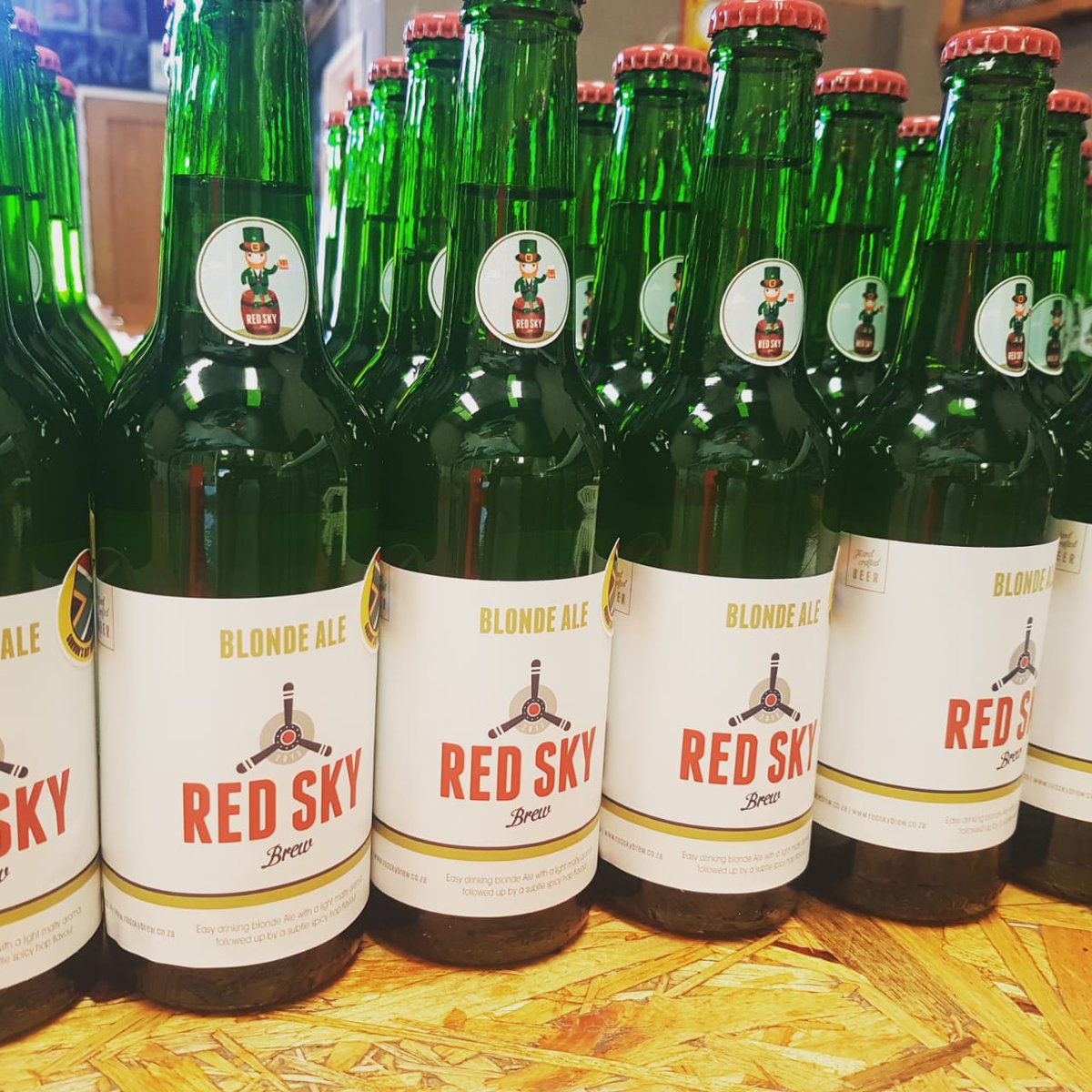 Our little green #leprechauns are ready for Sunday's #StPatricksDay2019 celebration! 
All the blonde ale has gone #GREEN for this weekend only while stocks last. #craftbeer #microbrewery #gordonsbay