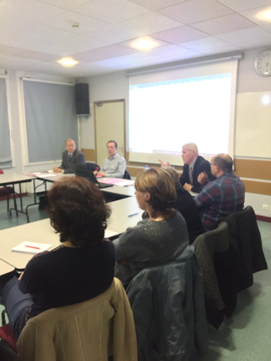 BellaisMi258's tweet photo. Débat sur l’école de demain lors des assises de l’école rurale sur le secteur du collège de Laragne-Montéglin https://t.co/AEHHx6NmNK