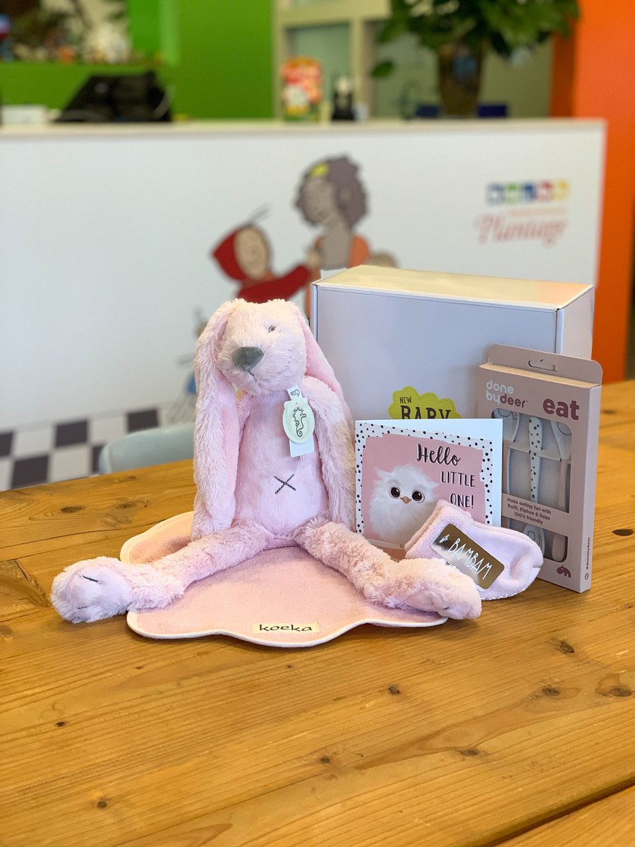 KomKids's tweet photo. Te leuk! @flexkids heeft onze KomKids-held Jeanine een ontzettend lief cadeaupakket gestuurd voor haar kersverse dochter. #bedankt #KomKids #Schiedam #flexkids #koeka #bambam #newbaby https://t.co/IubKZxaSbF