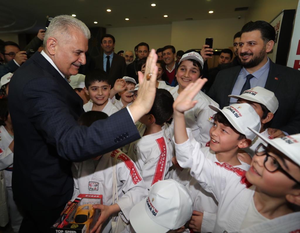 BA_Yildirim's tweet photo. #Sultangazi'deki ilk programımızda; Doğu ve Güneydoğulu sivil toplum kuruluşu temsilcilerimiz, kanaat önderleri ve vatandaşlarımızla kahvaltıda bir araya gelmenin bahtiyarlığını yaşadık. 

31 Mart'ta; birlik-beraberliğimiz bozulmasın, istikrar kazansın istiyoruz. https://t.co/Xw0jUwLbTb