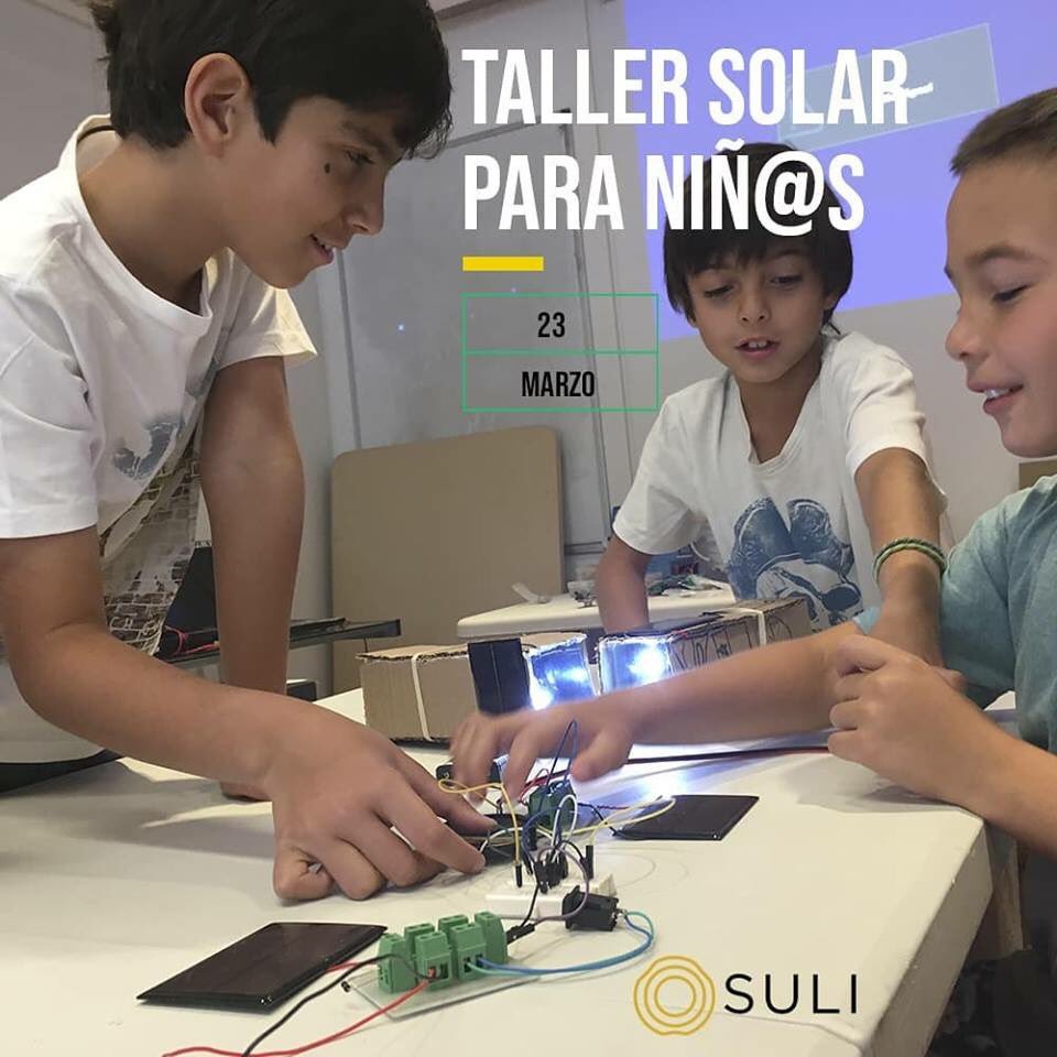 Quieres que tus hijos aprendan a autogenerar su energía? El sábado 23 de Marzo haremos un taller de Energía Solar Experimental para niños y niñas de 8-12 años! 
Más info en cursos@ciluz.cl