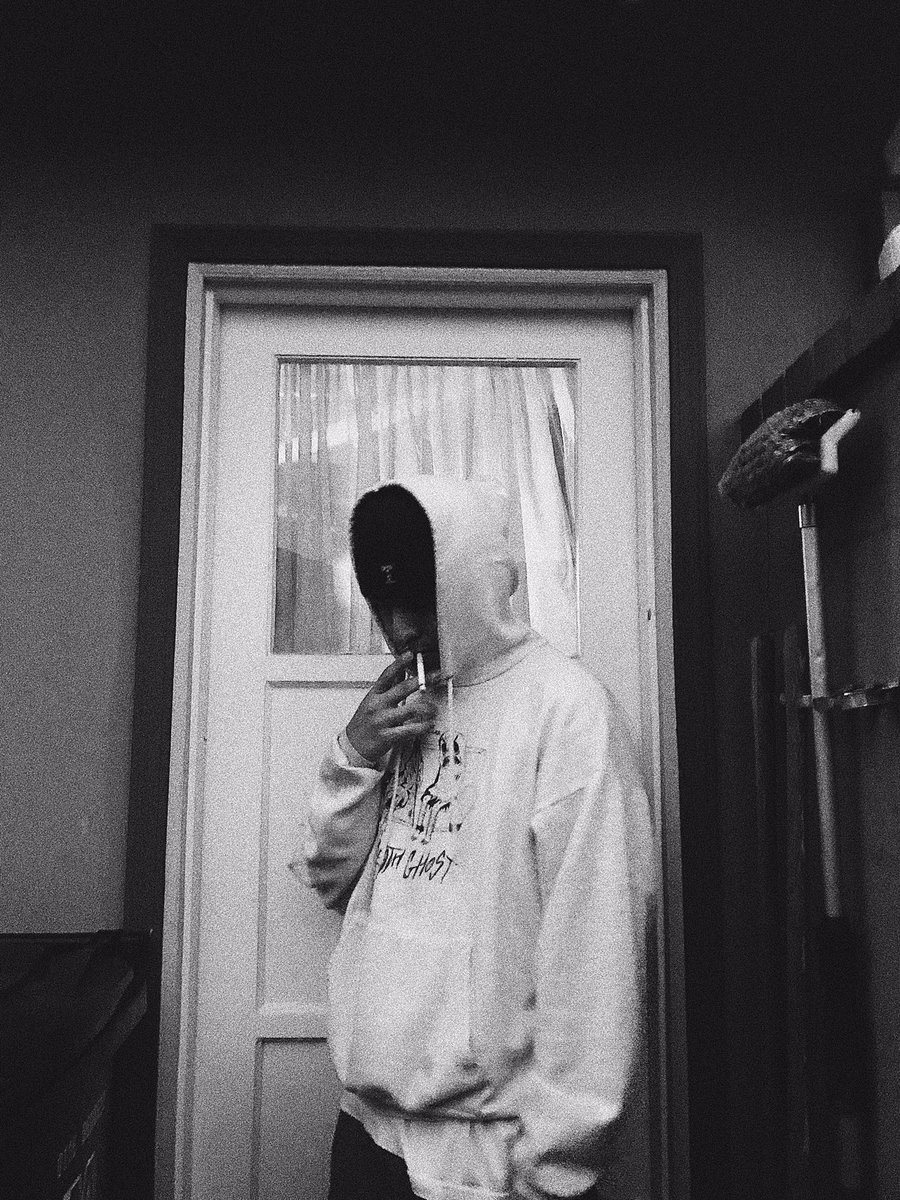 ERIKDOMMM's tweet image. to the heavens//grave