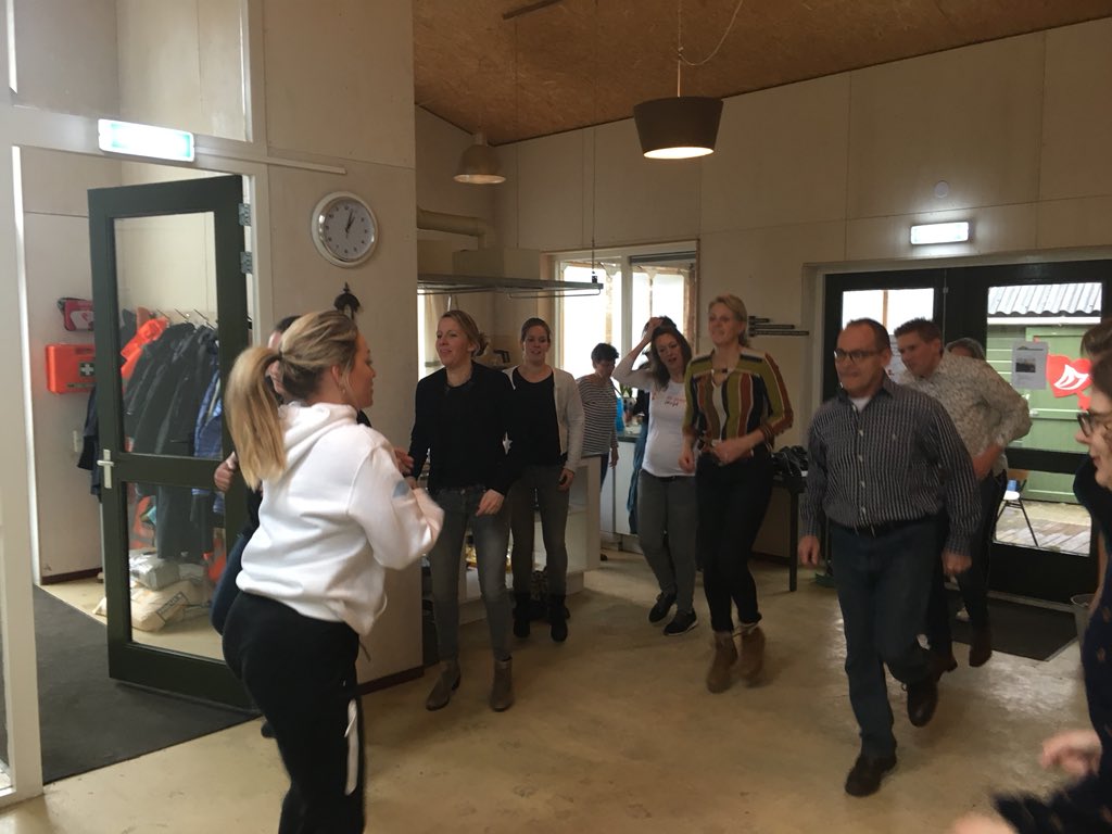 Lekker in beweging tijdens de start van de provinciale bijeenkomst Friese #jogg teams een stap vooruit! Met <a href="/IngridJansen21/">Ingrid Jansen</a>