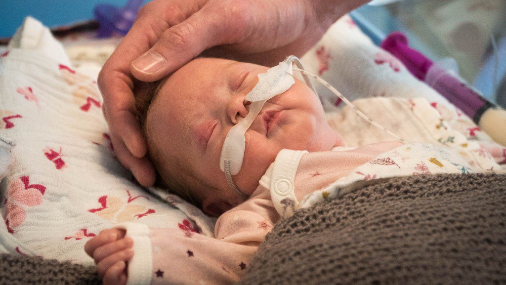 Forskere ved St.Olavs Hospital har utviklet en teknologi som de håper vil kunne forebygge og hindre hjerneskade hos premature barn. Nå skal teknologien ut i verden med det nye selskapet Cimon Medical .goo.gl/mfJeLS