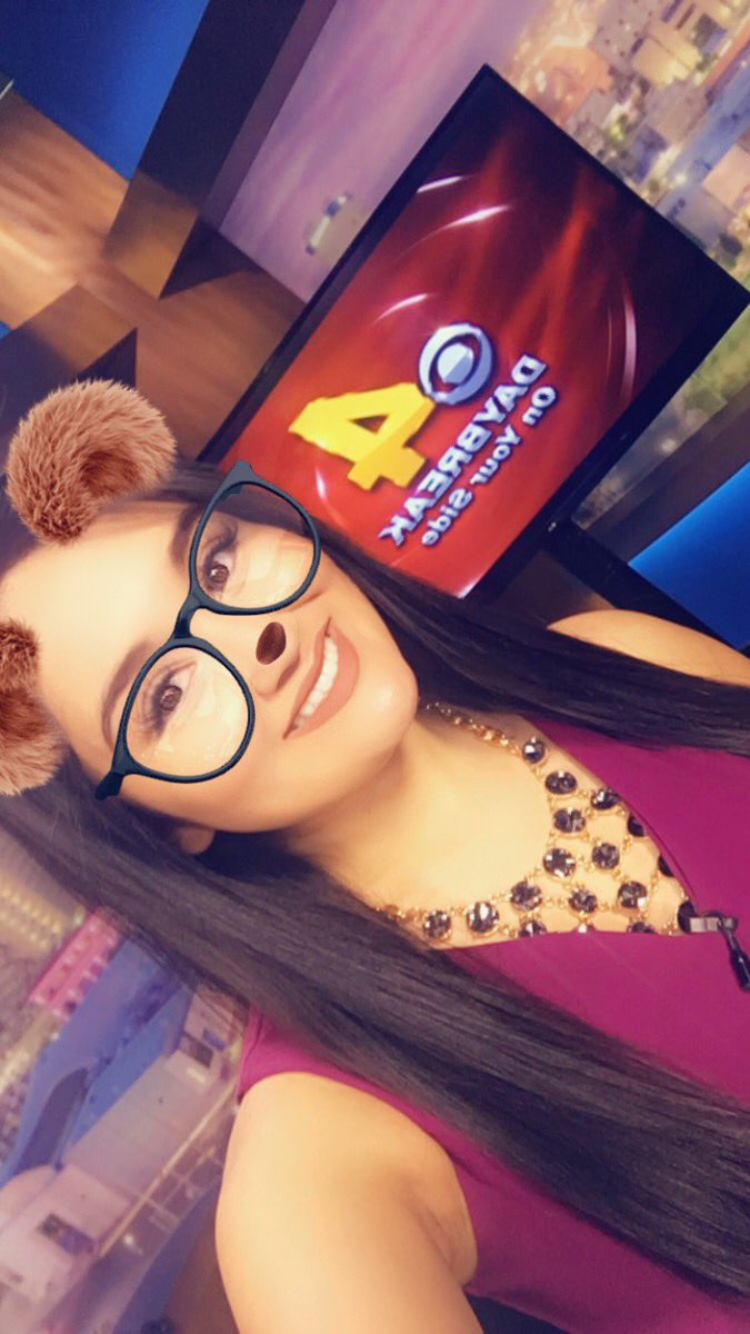 AmandaGuillenTV's tweet photo. After a few crazy weather days this girl is ready for the sunny beautiful Sun City weather!☀️ It’s also my Friday so I figured why not have a little fun with some filters! Join us right now for #CBS4Daybreak📺 I’m letting you know how long your car will stay clean. 🚘 #txwx #nmwx https://t.co/wJUYTWE1m6