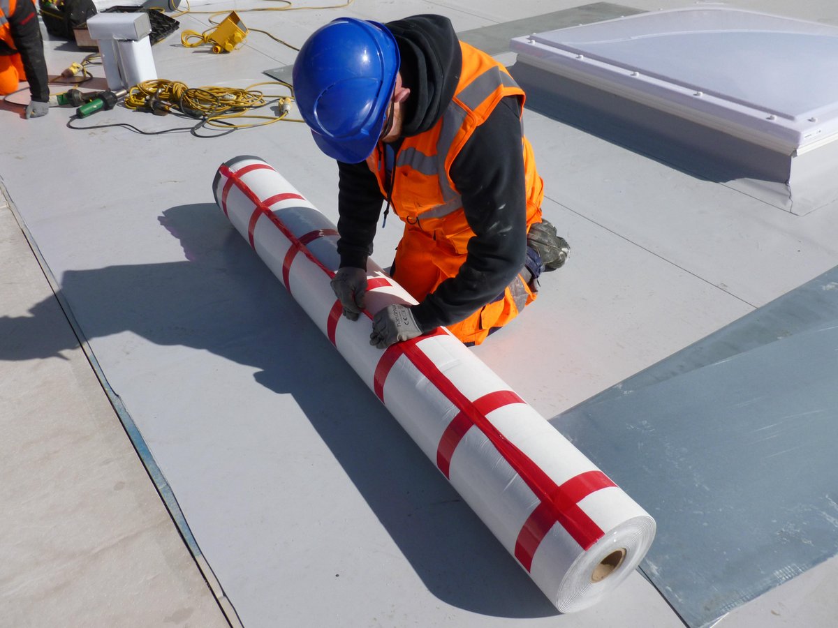 RoofAssured's tweet image. The #Sarnafil #selfadhered #singpleplymembrane is proving to be a gamechanger. Read more here bit.ly/2HtHI4M